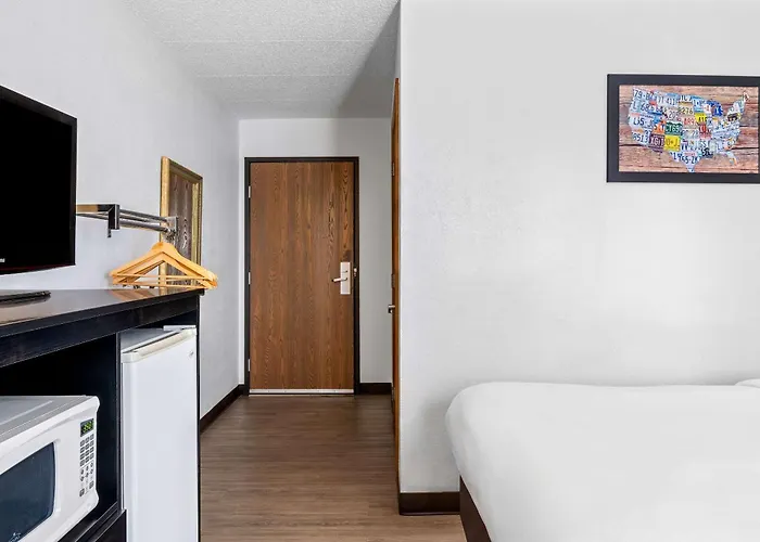 Boutique hotel only: Econo Lodge Billings