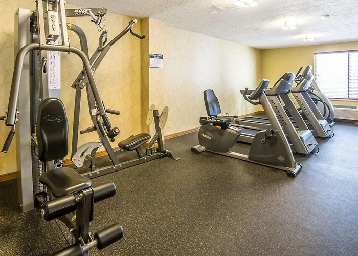 Luxury hotel only: Quality Inn Homestead Park